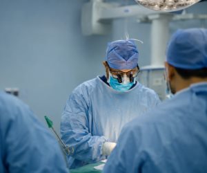 معجزة طبية في مستشفى الناس.. إنقاذ رضيع عمره 10 أيام من ورم خبيث بالكبد