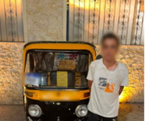 ضبط سائق "توك توك" رفض رد باقي قيمة توصيل سائح في منطقة خان الخليلي