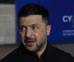 الرئيس الأوكراني ينفي شائعات تعاطيه المخدرات ويؤكد الاستعداد لتوقيع اتفاق سلام برعاية ترامب