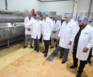 وزير الصناعة يتفقد 4 مصانع للصناعات الغذائية والهندسية والملابس الجاهزة بالمنطقة الصناعية الثانية بالإسماعيلية