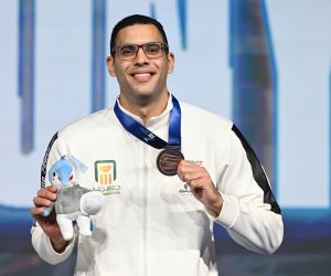 وزير الشباب والرياضة يهنئ محمد عامر بعد تتويجه ببرونزية بطولة العالم لسلاح السيف