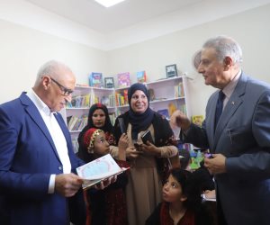 محافظ شمال سيناء يفتتح مكتبة مصر العامة بقرية قاطية.. ومكتبة متنقلة تصل إلى التجمعات البدوية