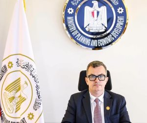 وزير التخطيط يتلقى تقريرًا حول الموقف التنفيذي للاستثمارات العامة الخضراء