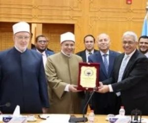 مجلس جامعة الأزهر يكرم بعض أعضاء هيئة التدريس لبلوغهم السن القانونية للمعاش