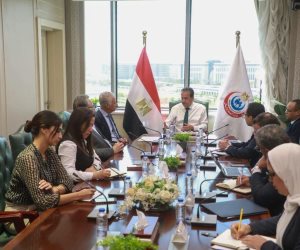 وزير الصحة يعقد اجتماعاً مع شركتي «تكنويڤ» و«ميدبوت» لتفعيل تقنية الروبوت الجراحي في مصر