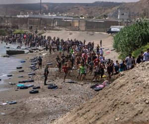 أزمة المهاجرين فى سبتة.. إسبانيا ترسل الجيش وإيطاليا تعلق عضويتها فى شنجن