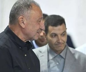 الخطيب وجمال علام والدرندلى يقدمون واجب العزاء فى الدهشورى حرب