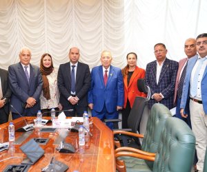 وزير العمل يبحث مع اتحاد المستثمرين توفير العمالة الماهرة للمناطق الصناعية