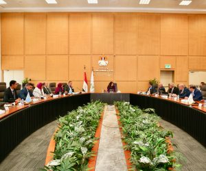 وزيرة الإسكان تتابع مع رئيس الجهاز المركزي للتعمير موقف تنفيذ المشروعات والخطة الاستثمارية للجهاز