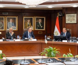 محافظ البنك المركزي يبحث مع وزير التعليم العالي مستجدات "منحة علماء المستقبل"