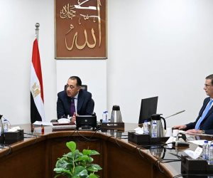 رئيس الوزراء يتابع جهود توافر المخزون الاستراتيجي من السلع والمنتجات الأساسية
