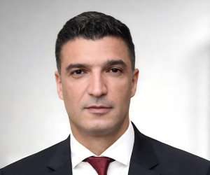 وزير الصناعة يصدر قراراً بتعديل ضوابط حظر التصرف وتغيير النشاط ومنح المهل للمشروعات الصناعية المتعثرة