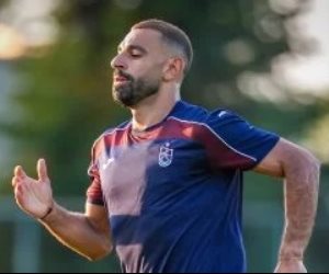 بـهاتفه الخاص .. محمد صلاح يوثق هتاف جماهير طربزون التركى .. فيديو