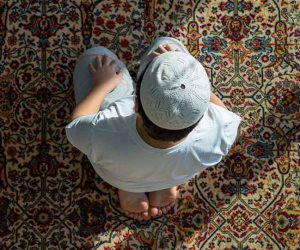 حكم عدم قراءة المأموم الفاتحة في الصلاة السرية