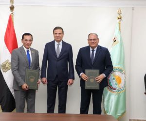 وزير الزراعة يشهد توقيع اتفاق بين "الريف المصري الجديد" و"مركز البحوث الزراعية" للتوسع في إنتاج هجن الطماطم بمنطقة المغرة