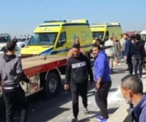 مصرع 15 عاملا وإصابة 22 فى تصادم سيارتي عمال بالدواويس بالإسماعيلية