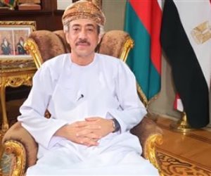  السفير العمانى  يعرب عن تعازيه  لمصر في ضحايا حادث الإسماعيلية   