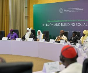 الأمينُ العامُّ لرابطة العالم الإسلامي يَشهَد اجتماعَ الطاولةِ المُستديرة للقيادات الإسلامية والمسيحية في نيجيريا.. وتوقيع اتفاقياتها