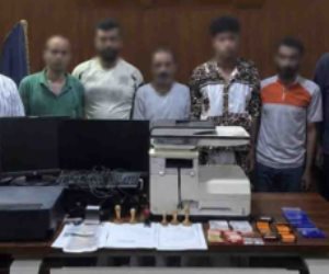 ضبط تشكيل عصابي تخصص نشاطه الإجرامي في اصطناع وتزوير الأوراق الثبوتية بالقاهرة