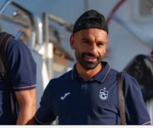 محمد صلاح يحظى باستقبال حافل في إسطنبول قبل لقاء قاسم باشا