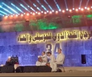 وسط تفاعل جماهيري كبير .. ياسين التهامي يصنع حالة استثنائية على مسرح القلعة 