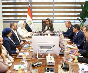 وزيرة التنمية المحلية والبيئة تناقش خطة العمل المحلية للتغيرات المناخية بقنا وكفر الشيخ