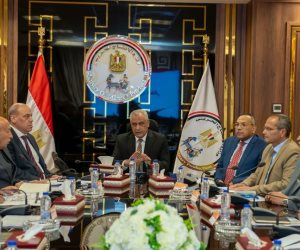 وزير الإنتاج الحربي يتابع الموقف التنفيذي للتعاقدات وخطط تطوير شركات الإنتاج الحربي المصنعة للذخائر