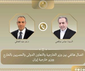 وزير الخارجية يبحث مع نظيره الإيراني جهود خفض التصعيد والعودة إلى المسار الدبلوماسي
