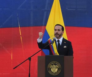 رئيس كولومبيا الجديد يواصل سياسة التقارب مع إسرائيل ويعلن استئناف صادرات الفحم إلى تل أبيب 