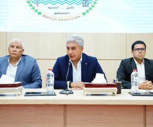 وزير السياحة والآثار ومحافظ مطروح يعقدان لقاءً موسعاً مع مستثمري المحافظة لبحث فرص الاستثمار