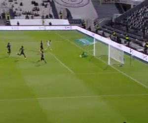 تريزيجيه يسجل أول أهدافه مع الرياض السعودي في شباك الشباب.. فيديو