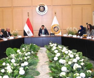 وزير الصناعة يترأس الاجتماع الأول للجنة تفضيل المنتج الصناعي المصري ويضع خارطة طريق تفضيل المنتجات المصرية في العقود الحكومية