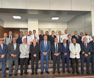 وزير الطيران المدني يتابع التشغيل التجريبي للأنظمة الرادارية الحديثة ببرج المراقبة الجوية بمطار القاهرة
