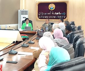 نائب وزير الصحة تتابع تنفيذ الاستراتيجية الوطنية للسكان والتنمية خلال زيارة ميدانية لأسوان