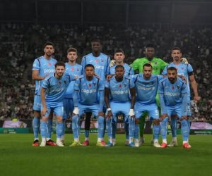محمد صلاح يعلق على حسابه برسالة لجماهير طرابزون بعد الخروج من الدوري الأوروبي
