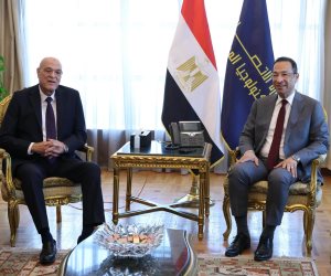 وزير الاتصالات ورئيس هيئة قضايا الدولة يشهدان توقيع بروتوكول تعاون