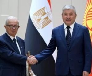 نائب رئيس الوزراء للشؤون الاقتصادية يلتقي رئيس الوزراء القيرغيزي في "بيشكيك" لبحث تعزيز التعاون المشترك