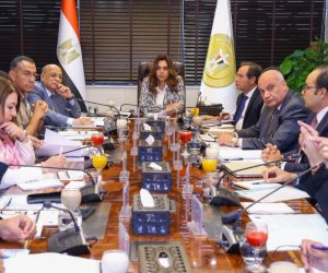 وزيرة التنمية المحلية والبيئة تترأس الاجتماع الـ(76) لمجلس إدارة جهاز شئون البيئة