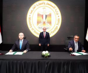 وزير الاستثمار يشهد توقيع مذكرة بين «منصور» و«Tianneng» الصينية لاستثمار في صناعة البطاريات بمصر