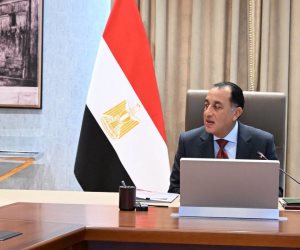 مدبولي يتابع تطورات القطاع المالي غير المصرفي.. تشديد على حماية حقوق المتعاملين