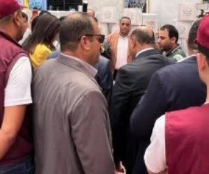 مساعدات طبية وغذائية في سوهاج.. «أبو العينين» تدعم قافلة «إيد واحدة» بالصعيد (صور)