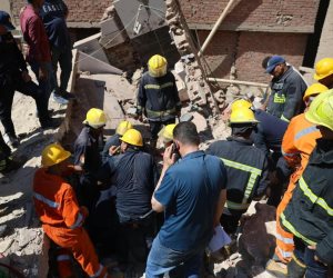العناية الإلهية تنقذ طبيبة من أسفل الأنقاض فى واقعة انهيار منزل بالمنيا.. صور