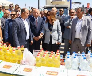  وزيرة التنمية المحلية ومحافظ القاهرة يتفقدان "بازار القاهرة" بمجمع السوق الحضاري بمدينة نصر