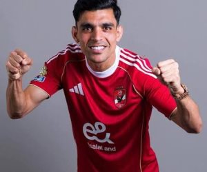 الأهلي يؤجل حسم تجديد عقد أشرف بن شرقي بسبب السقف المالى وتركيز اللاعب