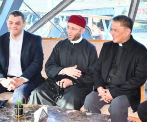 وزير الأوقاف يصطحب رئيس مجلس الأساقفة الفلبيني في رحلة نيلية لتعزيز قيم الأخوة والسلام