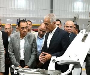 رئيس الوزراء يفتتح مصنعى «تكنوفيجن» لتجهيز سيارات الإسعاف وتجميع أجهزة الأسنان باستثمارات 16 مليون دولار