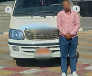 ضبط سائق ميكروباص بالجيزة لقيادته عكس الاتجاه واصطدامه بسيارة