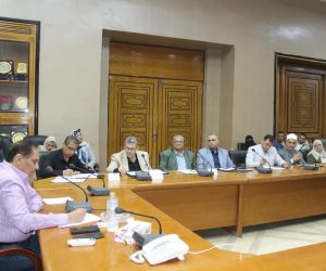 نائب محافظ شمال سيناء يترأس اجتماعاً لبحث استعدادات المحافظة لبدء العام الدراسي الجديد.. اعرف التفاصيل (صور)