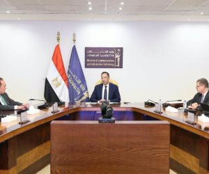 وزير الاتصالات يبحث مع وفد جمعية رجال الأعمال المصريين فرص الاستثمار في صناعة التعهيد