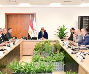وزير الري ونقيب المهندسين يبحثان تحسين الأوضاع الوظيفية والمادية ودعم التعاون المشترك